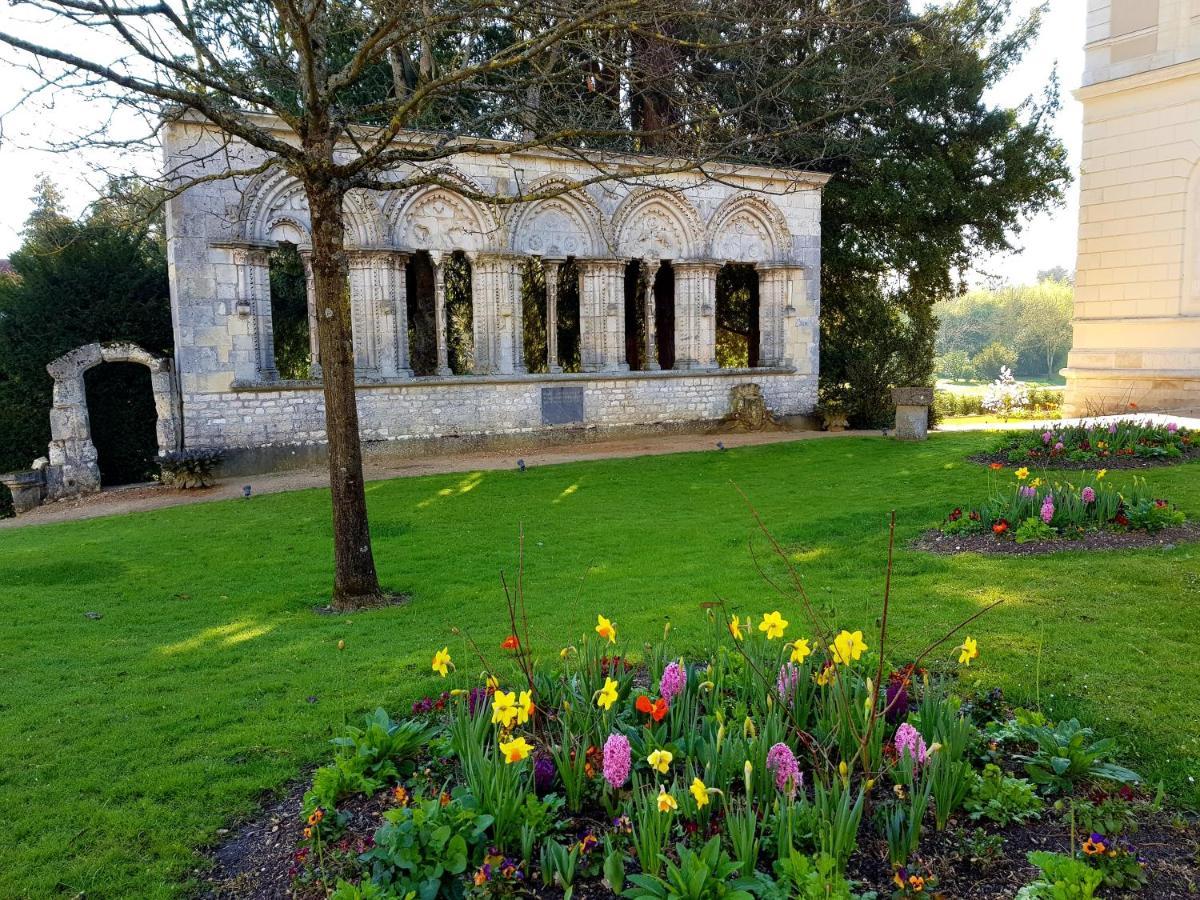 La Maison Virginie Logements De 1 A 5 Pers Chaleureux Centre, Parking, Linge, Wifi, Proximite Lac Canal Piscine Montargis Luaran gambar